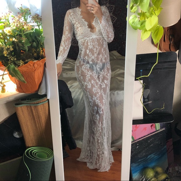 Dresses & Skirts - Lace dress